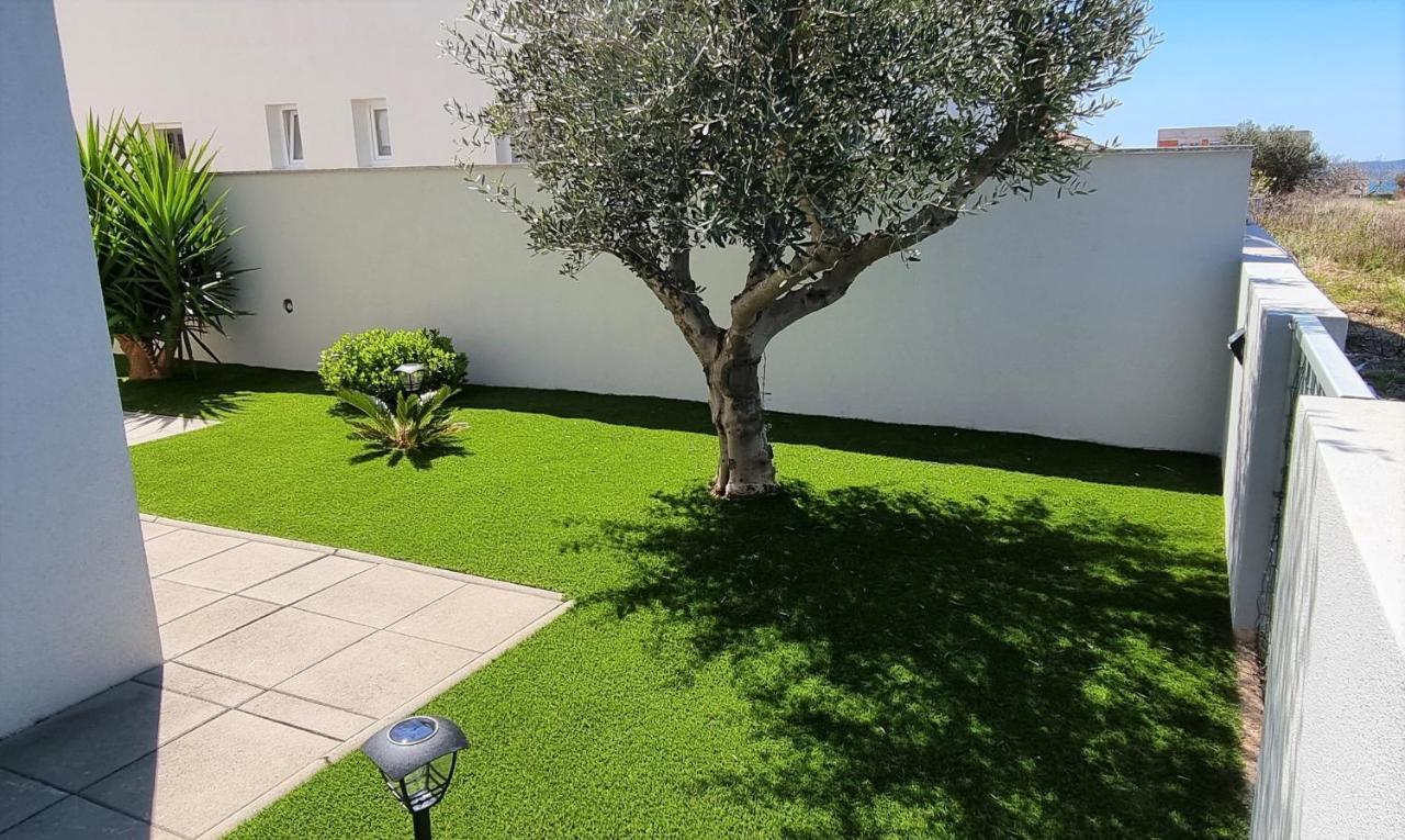 Apartments Le Mare - Pool, Sandstrand, Meerblick, W-Lan, Grill Привлака Екстериор снимка