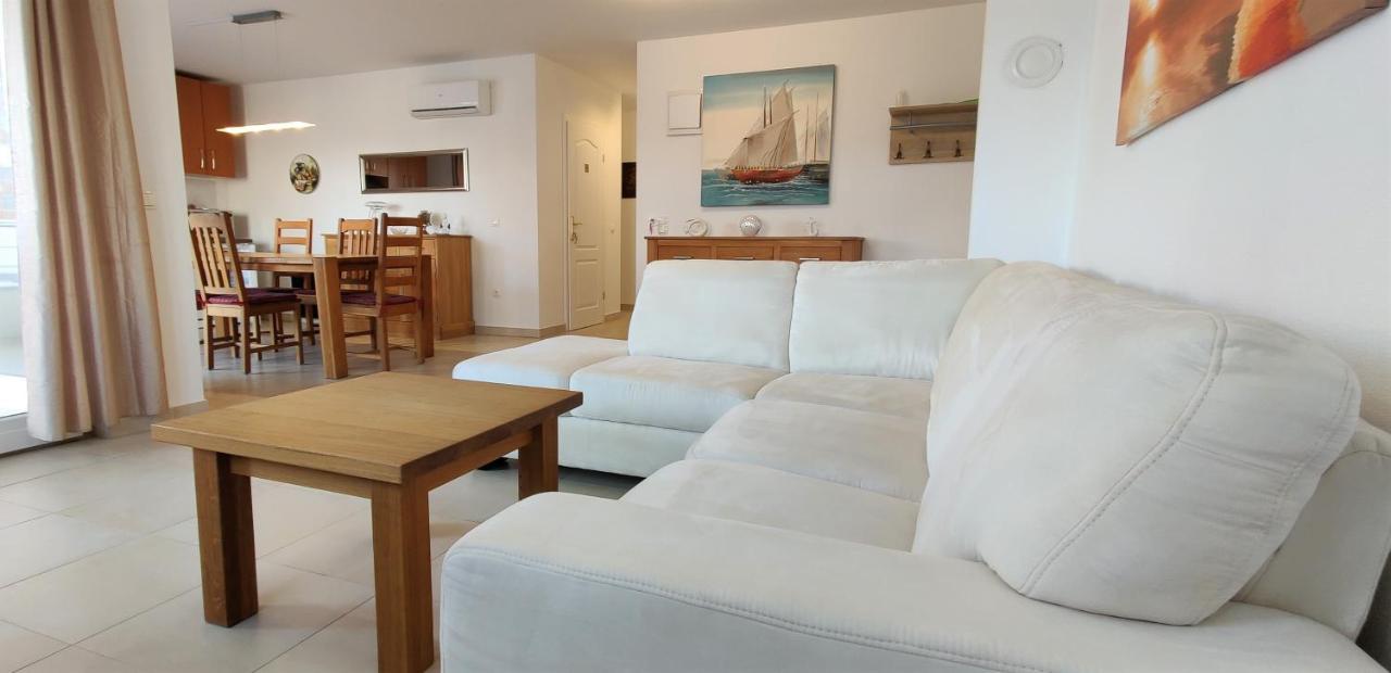 Apartments Le Mare - Pool, Sandstrand, Meerblick, W-Lan, Grill Привлака Екстериор снимка