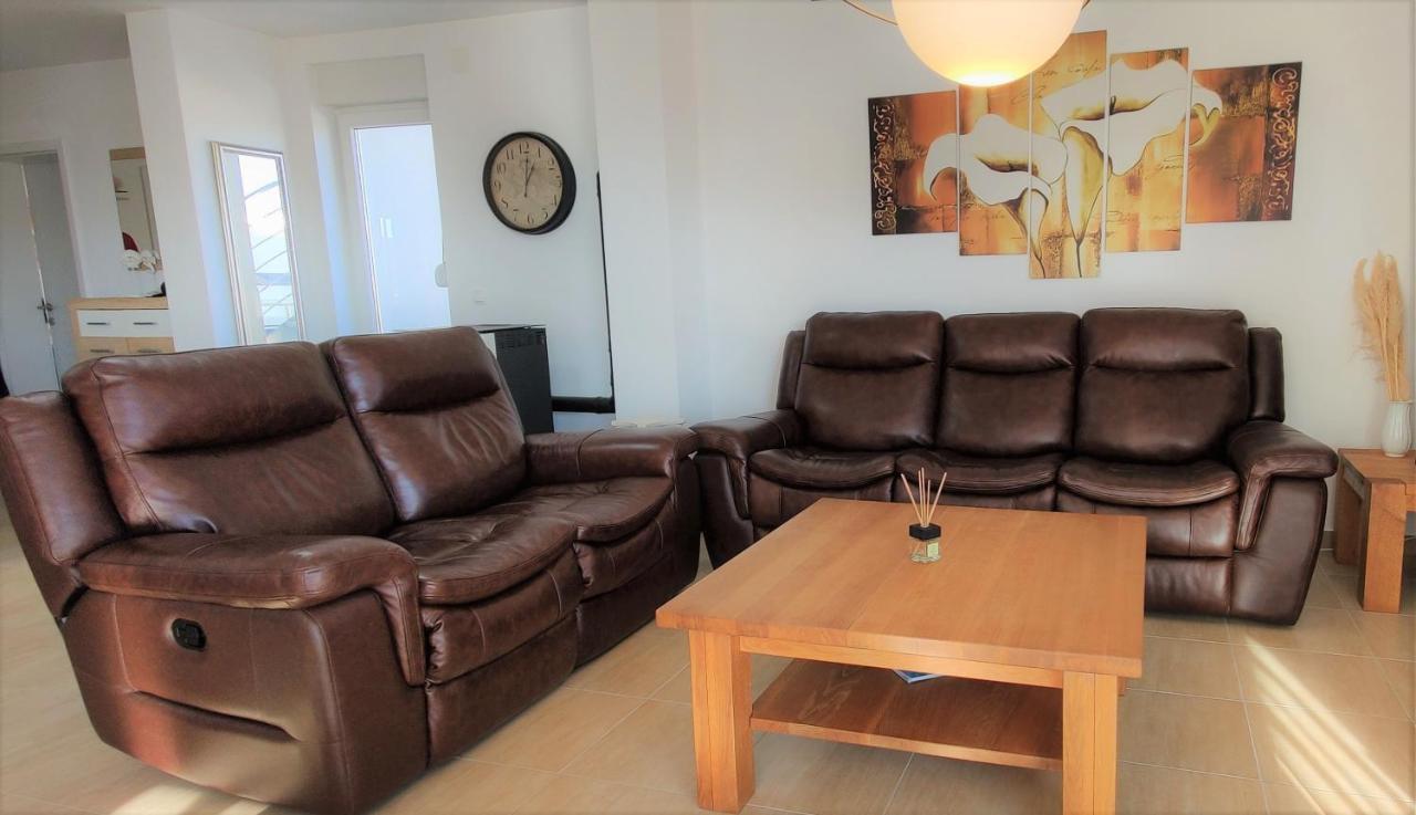 Apartments Le Mare - Pool, Sandstrand, Meerblick, W-Lan, Grill Привлака Екстериор снимка