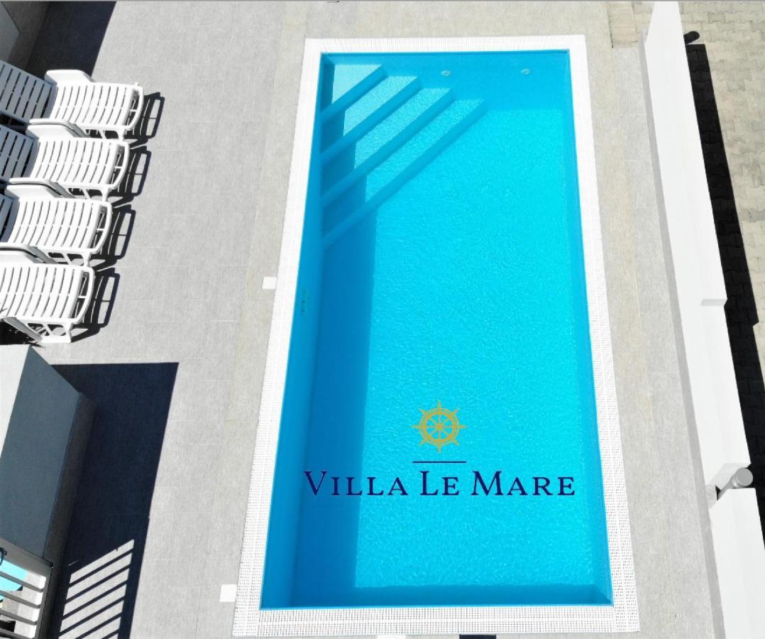 Apartments Le Mare - Pool, Sandstrand, Meerblick, W-Lan, Grill Привлака Екстериор снимка