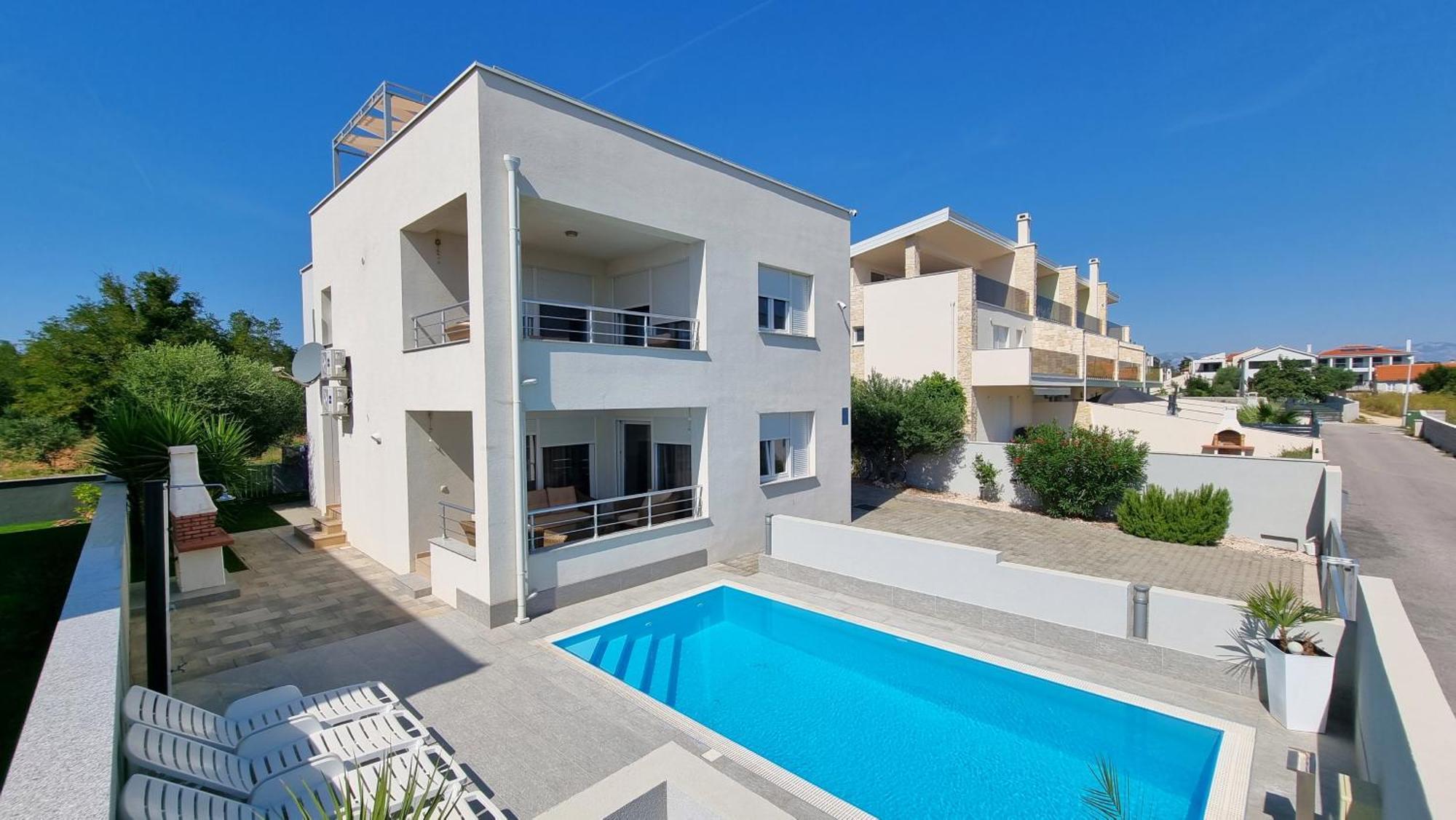 Apartments Le Mare - Pool, Sandstrand, Meerblick, W-Lan, Grill Привлака Екстериор снимка
