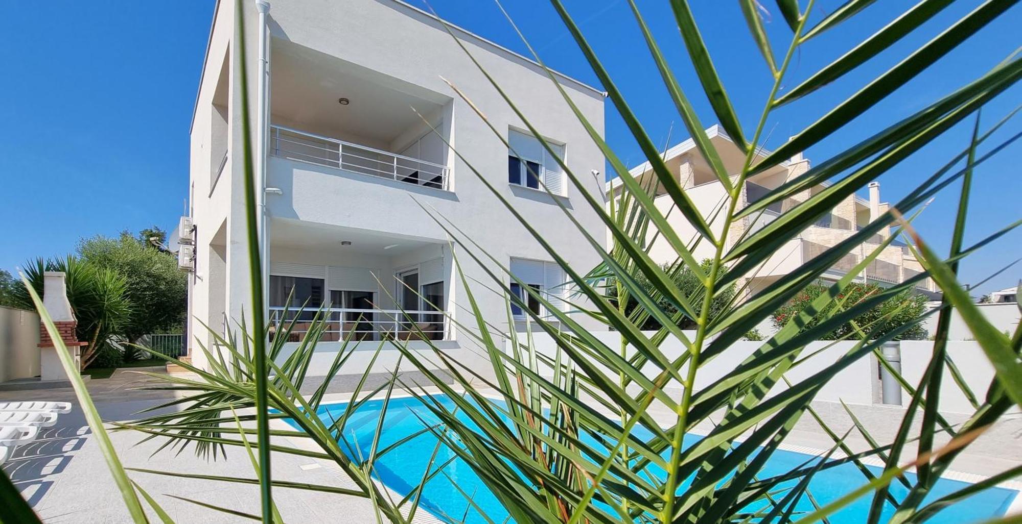 Apartments Le Mare - Pool, Sandstrand, Meerblick, W-Lan, Grill Привлака Екстериор снимка