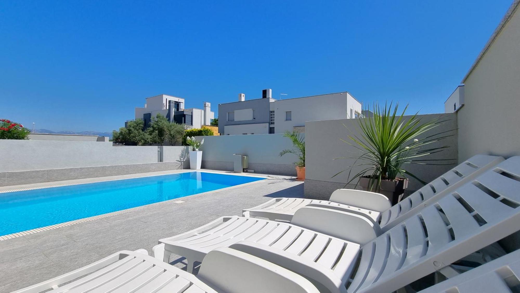 Apartments Le Mare - Pool, Sandstrand, Meerblick, W-Lan, Grill Привлака Екстериор снимка