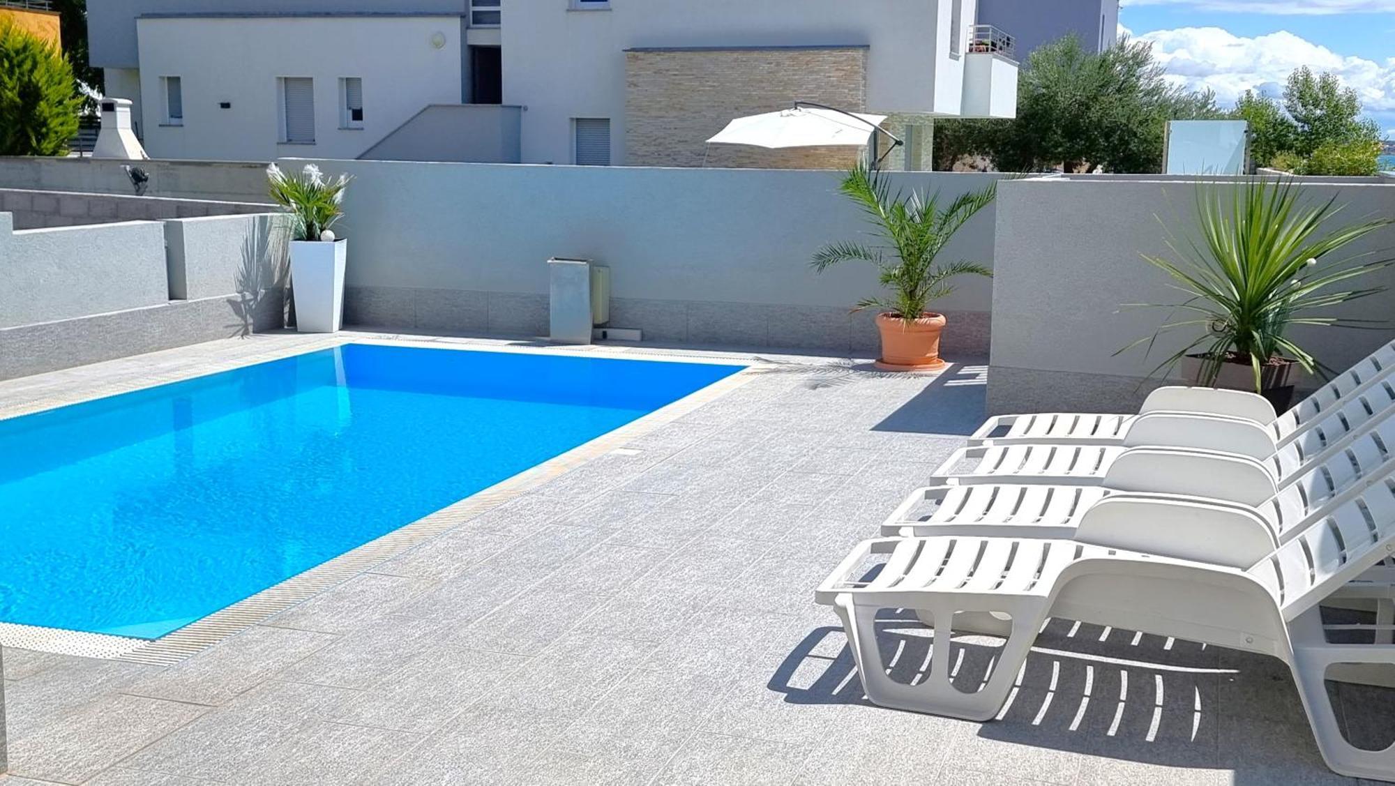 Apartments Le Mare - Pool, Sandstrand, Meerblick, W-Lan, Grill Привлака Екстериор снимка