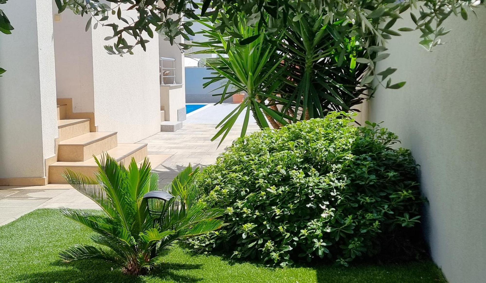 Apartments Le Mare - Pool, Sandstrand, Meerblick, W-Lan, Grill Привлака Екстериор снимка