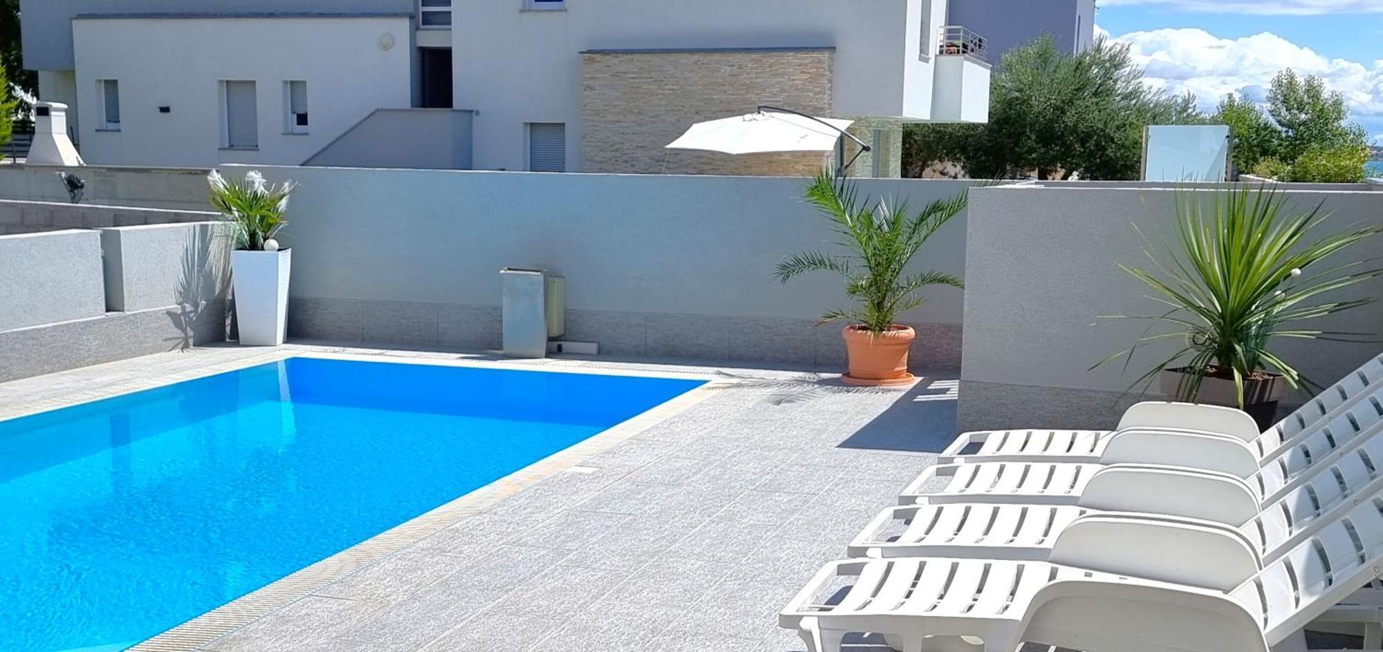 Apartments Le Mare - Pool, Sandstrand, Meerblick, W-Lan, Grill Привлака Екстериор снимка